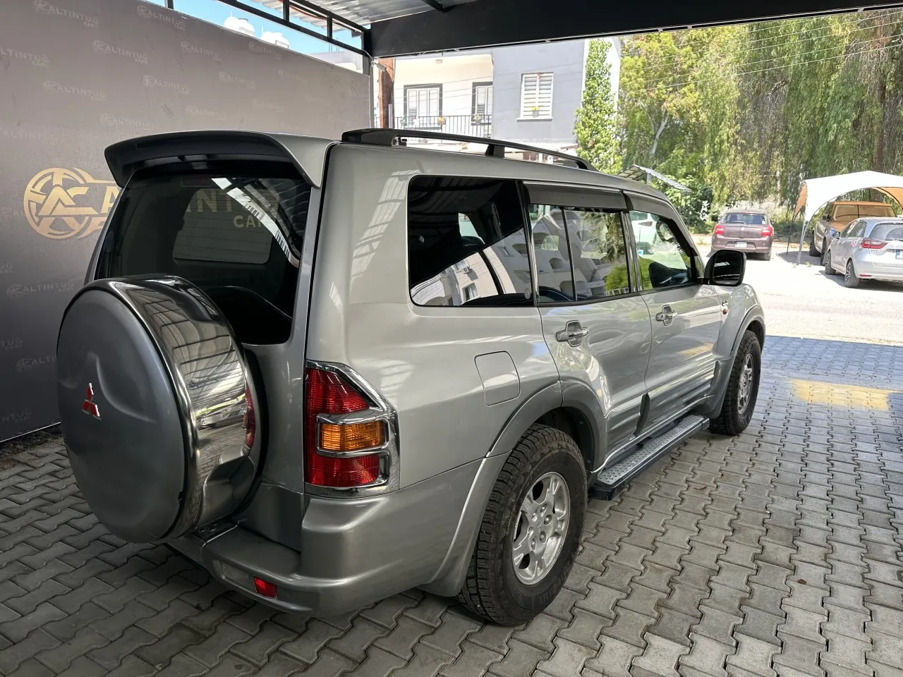 2001 Model Otomatik Mitsubishi Pajero
