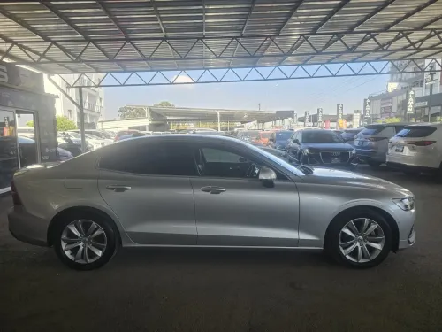 2022 Model Otomatik Volvo S60