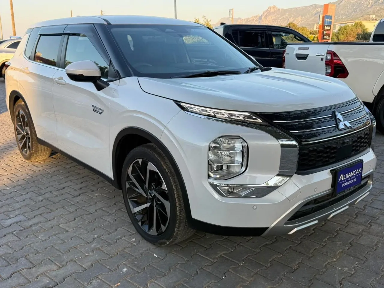 2022 Model Otomatik Mitsubishi Outlander