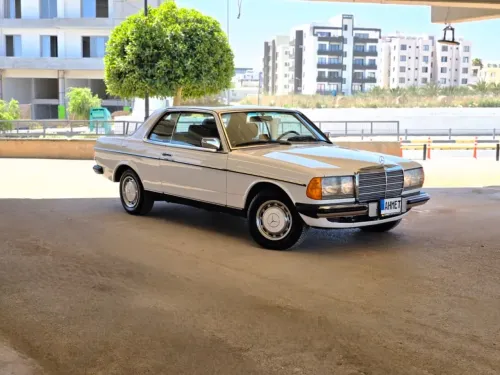 1982 Model Otomatik Mercedes-Benz 280 CE