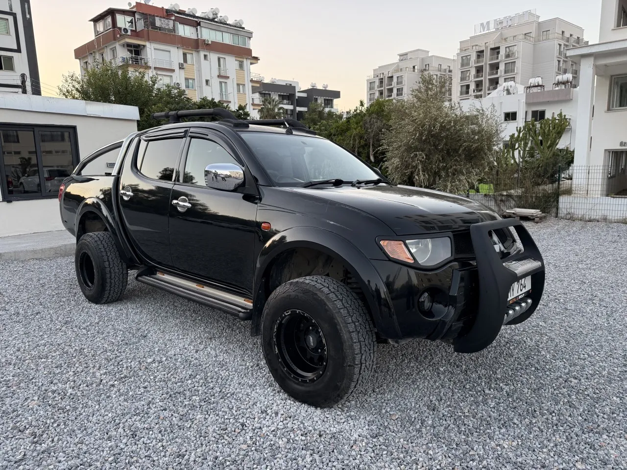 2009 Model Otomatik Mitsubishi L 200