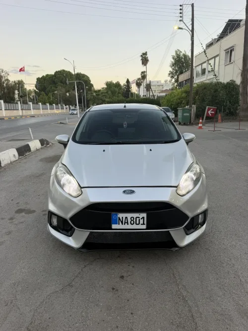 2015 Model Otomatik Ford Fiesta