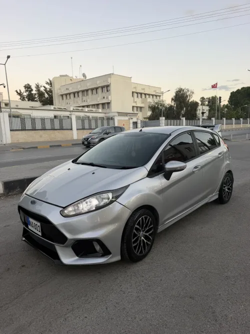 2015 Model Otomatik Ford Fiesta