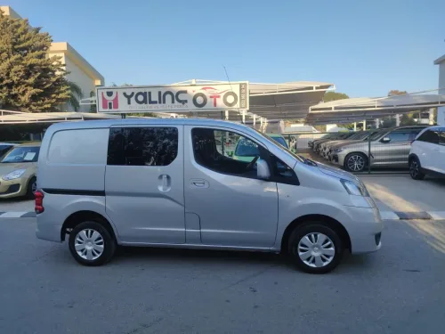 2016 Model Düz Nissan NV200