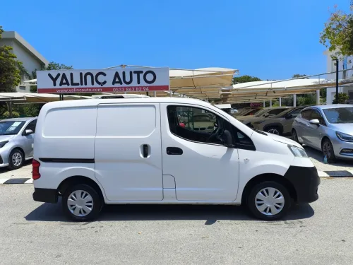 2014 Model Düz Nissan NV200