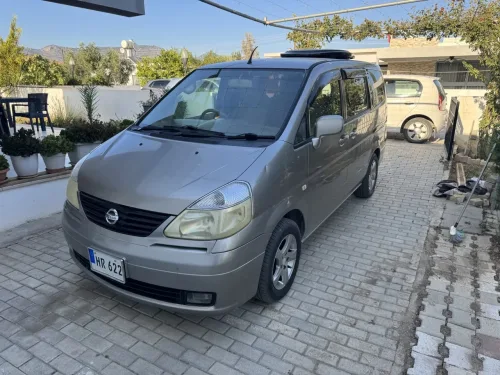 2003 Model Otomatik Nissan Serena