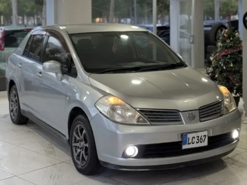 2006 Model Otomatik Nissan Tiida
