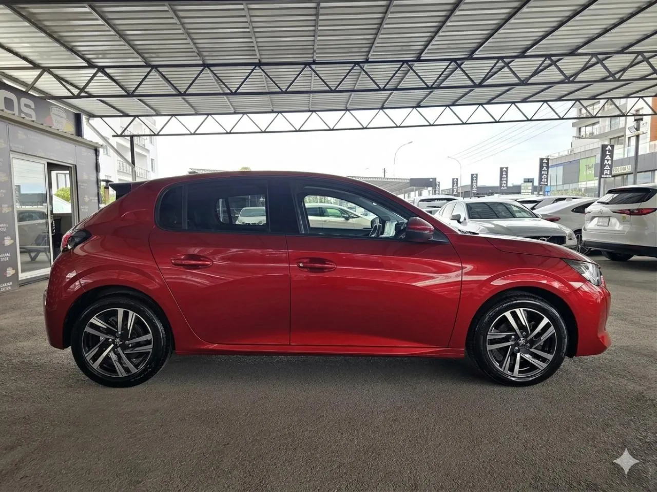 2021 Model Otomatik Peugeot 208