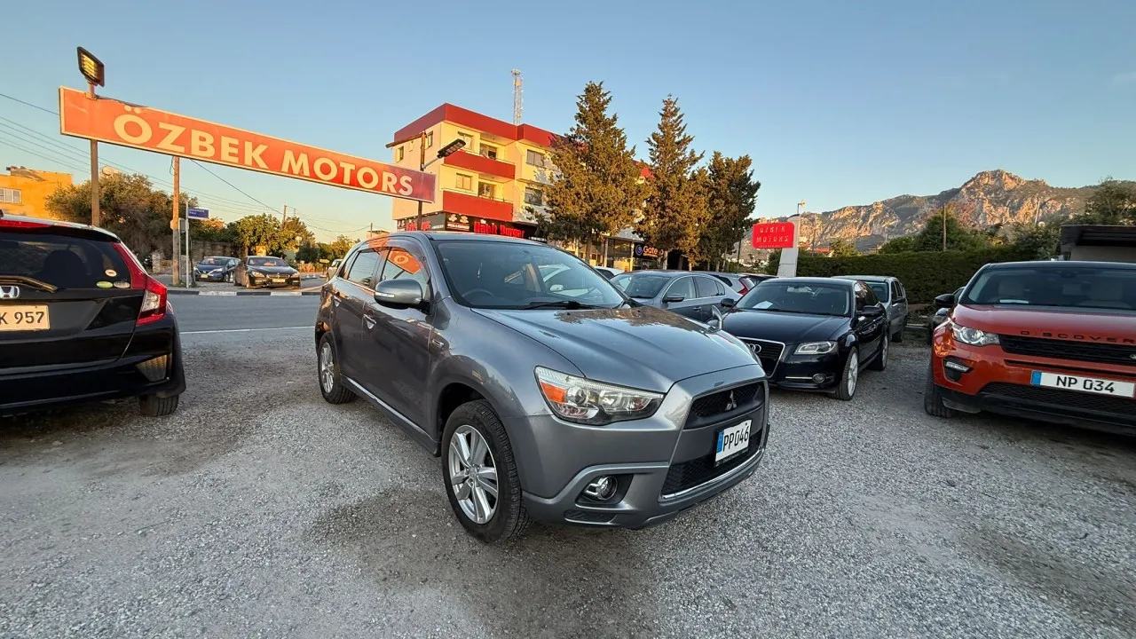 2013 Model Otomatik Mitsubishi RVR
