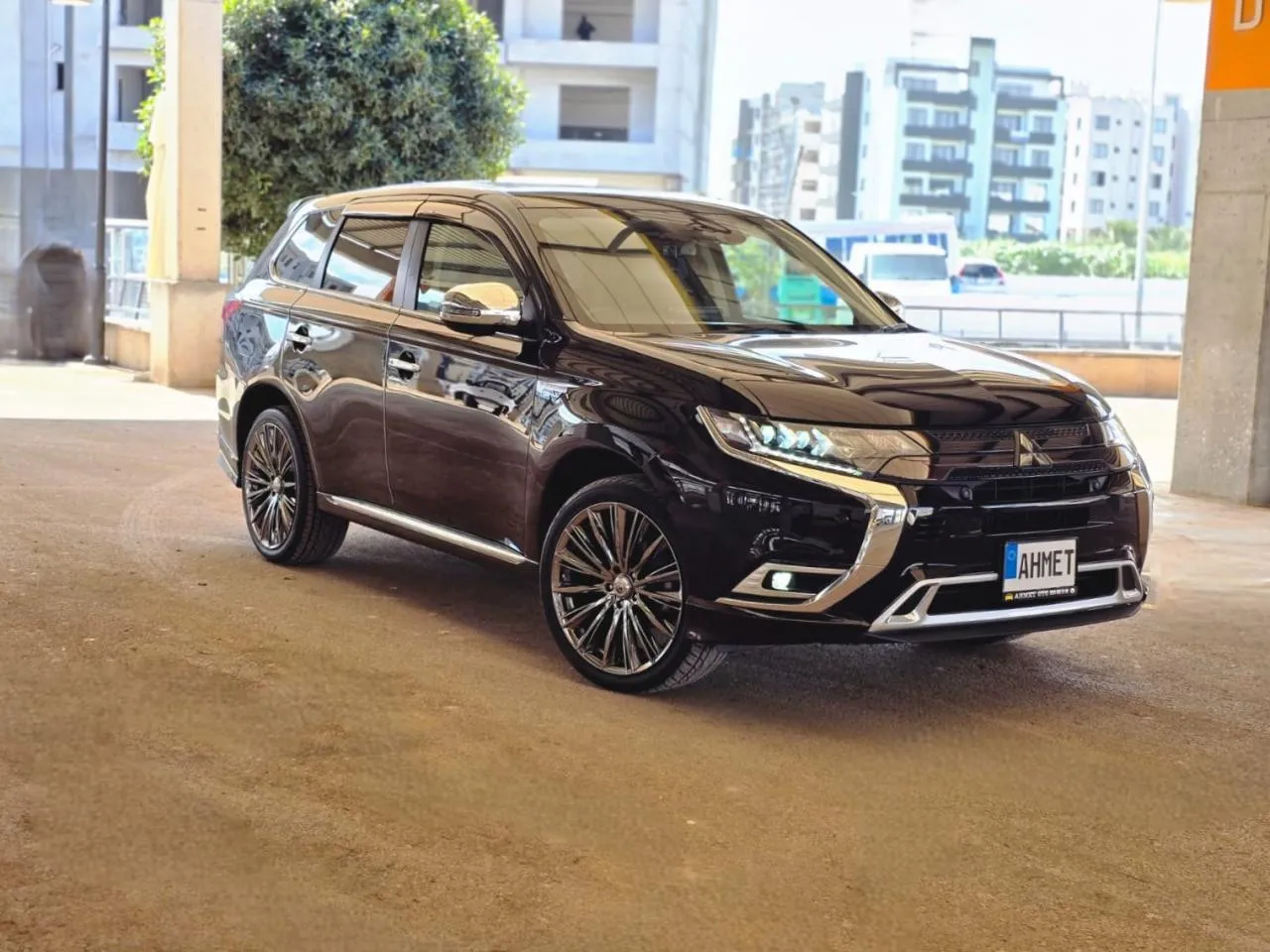 2021 Model Otomatik Mitsubishi Outlander